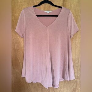 Green Envelope Mauve Short Sleeve V-Neck Top
